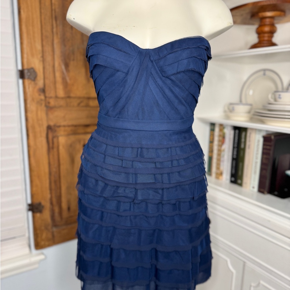 BCBGMAXAZRIA Strapless Tiered Chiffon Dress Navy Size 6 Detachable Straps